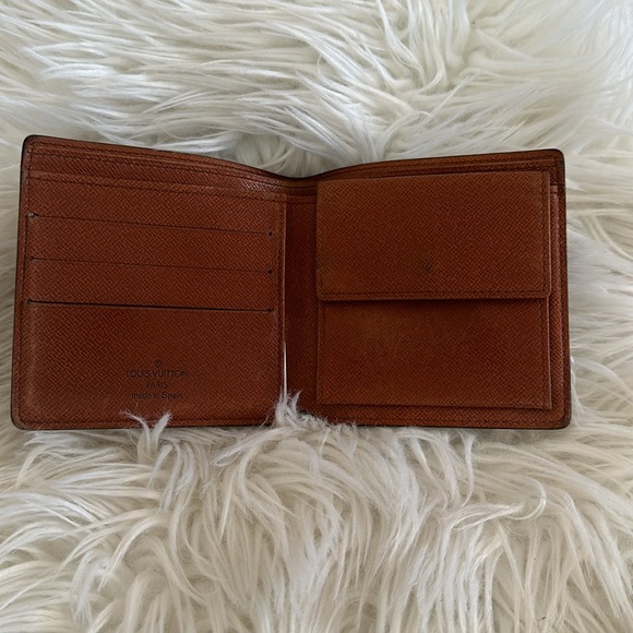 EUC UNISEX Louis Vuitton Bi fold wallet - Picture 3 of 6